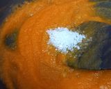 A picture of step 1 of Ripe Papaya Halwa.