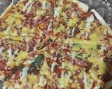 Foto langkah ke 4 dari resep Tortilla Pizza.