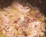 Foto del paso 2 de la receta Cazuela de fideos con calamares 🦑