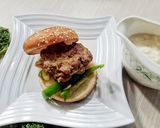 Foto langkah ke 7 dari resep Philly Cheese Steak Burger.