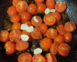 Foto del paso 3 de la receta: Espaguetis con tomate cherry y marisco