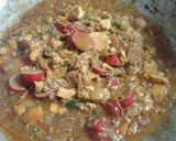Foto langkah ke 3 dari resep Semur sosis orak arik telur tofu.