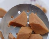 A picture of step 2 of Stir Fried Yam.