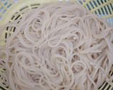 Foto langkah ke 1 dari resep Menu bekal sekolah: spaghetti aglio olio.