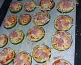 Foto del paso 5 de la receta: Mini pizza de calabacín 🍕