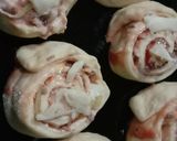 Foto langkah ke 4 dari resep Pizza roll.
