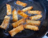 A picture of step 3 of Wantan Roll Fry.