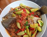 Foto langkah ke 5 dari resep Gurami kuah merah tomat ijo.