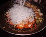 Foto langkah ke 4 dari resep Keroket isian bihun pedas.