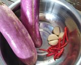 Foto langkah ke 1 dari resep Tumis Terong Kuah Bening.