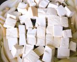 川味洋蔥豆腐的食譜步驟3照片