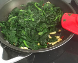 Foto del paso 3 de la receta: Pasta con espinacas