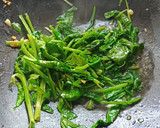 Foto langkah ke 3 dari resep Cah Poei Leng Bawang Putih.