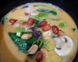 Foto del paso 5 de la receta: Judías blancas, langostinos en curry verde