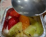 Foto langkah ke 4 dari resep Puding susu topping buah.