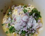 A picture of step 2 of Kaddu ke chhilke ke pakode.