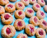 Foto langkah ke 4 dari resep Apple Thumbprint Cookies.