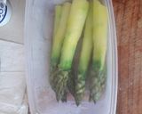 Baconba göngyölt zöld spárga recept fázis 2 fotója
