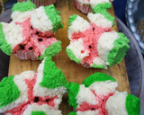 Foto langkah ke 5 dari resep Bolu Kukus semangka.