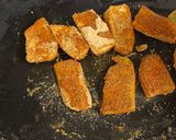 A picture of step 4 of Kachcha kela Masala Fry.