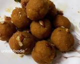 A picture of step 4 of Besan ke Laddoo.
