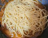 Foto del paso 7 de la receta Spaguetini con salsa de cebolla y pimiento rojo