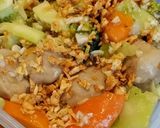 Foto langkah ke 12 dari resep Brokoli Wortel Bakso Cah Bawang Putih.