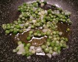 A picture of step 1 of Smoked salmon, pea and feta frittata.