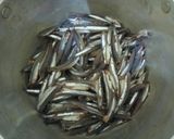 Foto langkah ke 1 dari resep Tumis Teri Masak Lalap Timun.