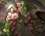 Foto del paso 2 de la receta: Hoy toca pisto con longanizas y pimiento verde