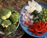 Foto del paso 2 de la receta Salteado de brécol y verduras al wok
