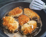 Foto del paso 2 de la receta: Medallones de pollo rebozados con cilantro y panko