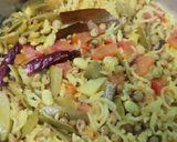 વેજિટેબલ ખીચડી(Vegetable khichdi recipe in Gujarati) રેસીપી સ્ટેપ4ફોટો