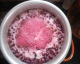 A picture of step 4 of Pulpy black grape juice.