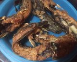 Foto langkah ke 1 dari resep Mangut Lele Kemangi.