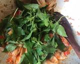 Foto langkah ke 5 dari resep Tumis Jamur Kemangi.