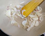 A picture of step 2 of Veg noodles.