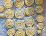 Vajas sajtos- zöldhagymás kagyló recept fázis 8 fotója