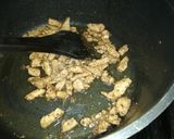 A picture of step 2 of White Sauce pasta.
