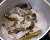 รูปขั้นตอนการทำที่ 4 ของ ไก่ต้มใบชะมวง