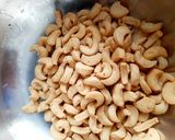 A picture of step 5 of Kaju crunch cookies.