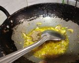 A picture of step 1 of Kacche kele ki sabzi.