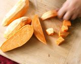 Gombás-kakukkfüves csirkemell recept édesburgonyapürével, rizzsel recept fázis 1 fotója