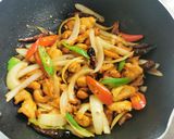 A picture of step 5 of Cashew Chicken Stir-Fry.