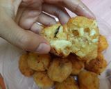 Foto langkah ke 4 dari resep Bolabola Singkong Keju Susu🤗.