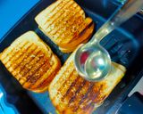 A picture of step 5 of Quick potato sandwich.