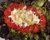 Une image de l'étape 8 de Salade de chêne rouge aux tomates, endives, sardines et feta.
