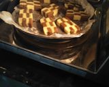 चेस बोर्ड कुकीज (Chess board cookies recipe in Hindi) रेसिपी चरण 10 फोटो