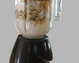 A picture of step 3 of Oats banana dates almond smoothie.