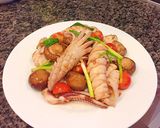 Hình bước làm 3 của món Mực xào nấm mỡ🦑🦑